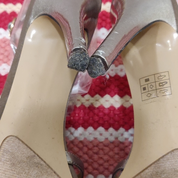 Jeweled champagne stiletto sandals size 6 - Picture 8 of 11